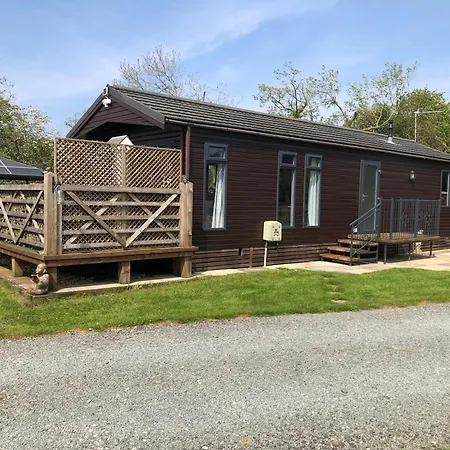 Spacious Lodge With Hot Tub Upton  Exterior photo
