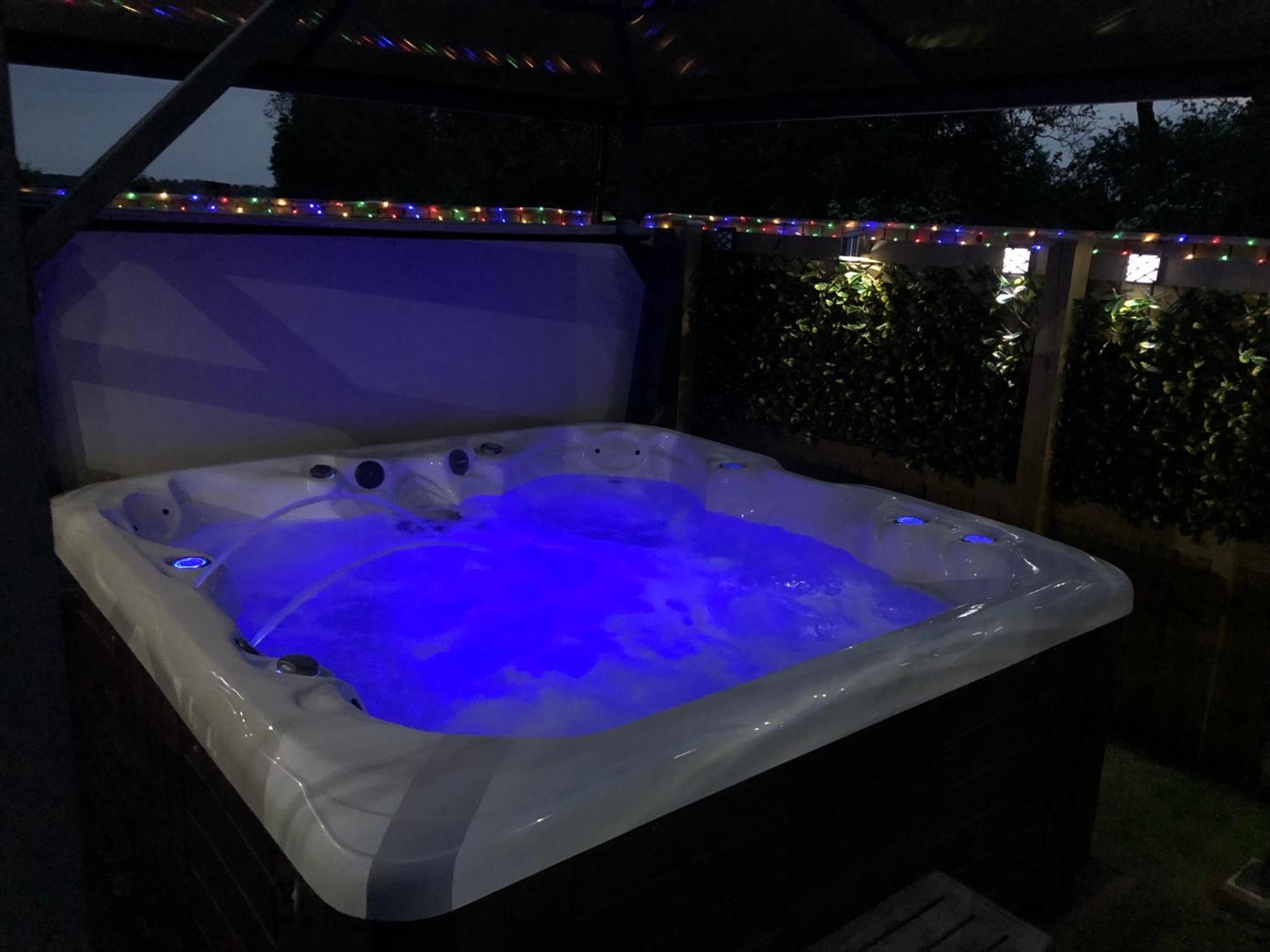 Spacious With Hot Tub Upton (Lincolnshire)