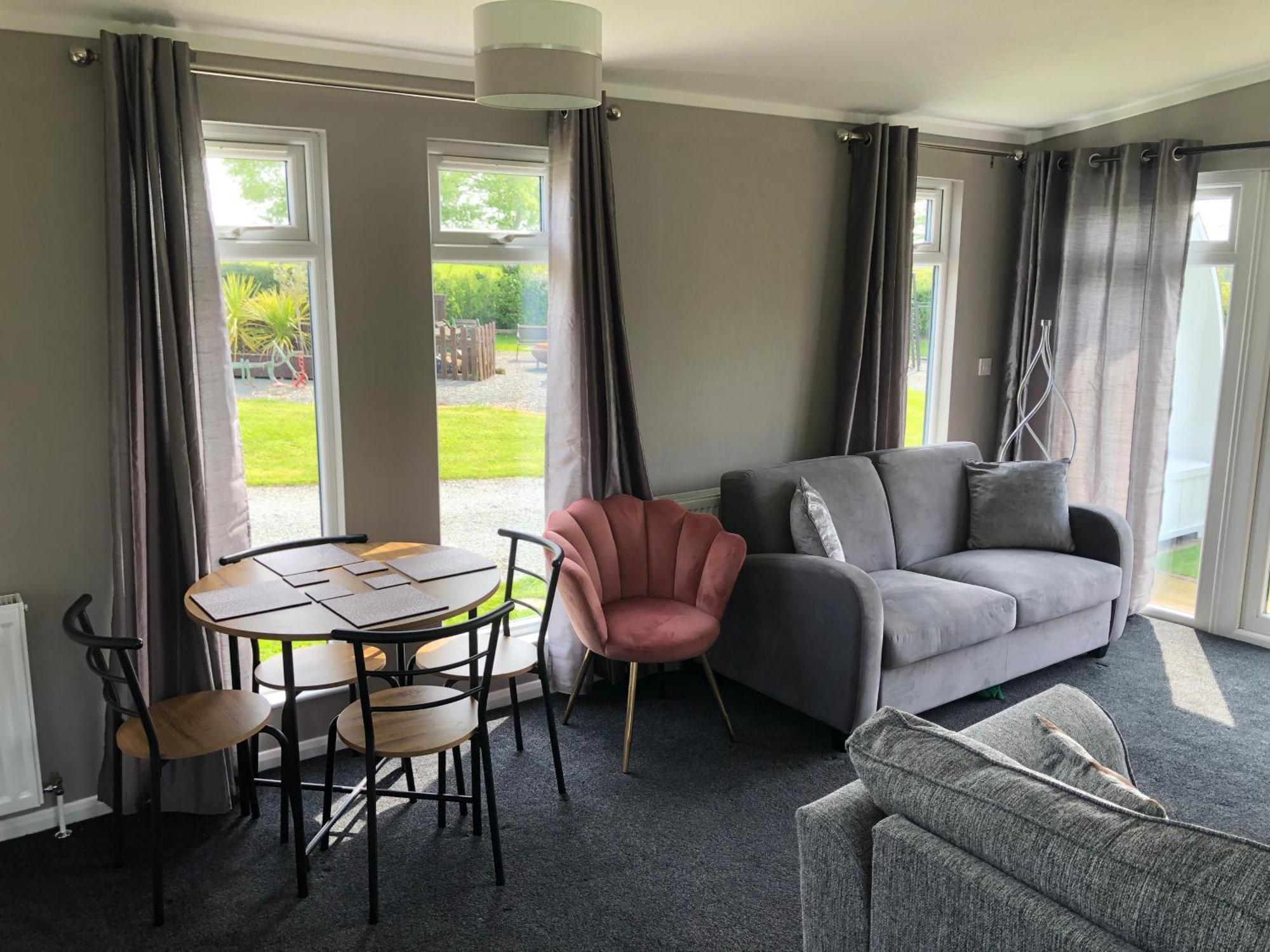 Spacious With Hot Tub Holiday home