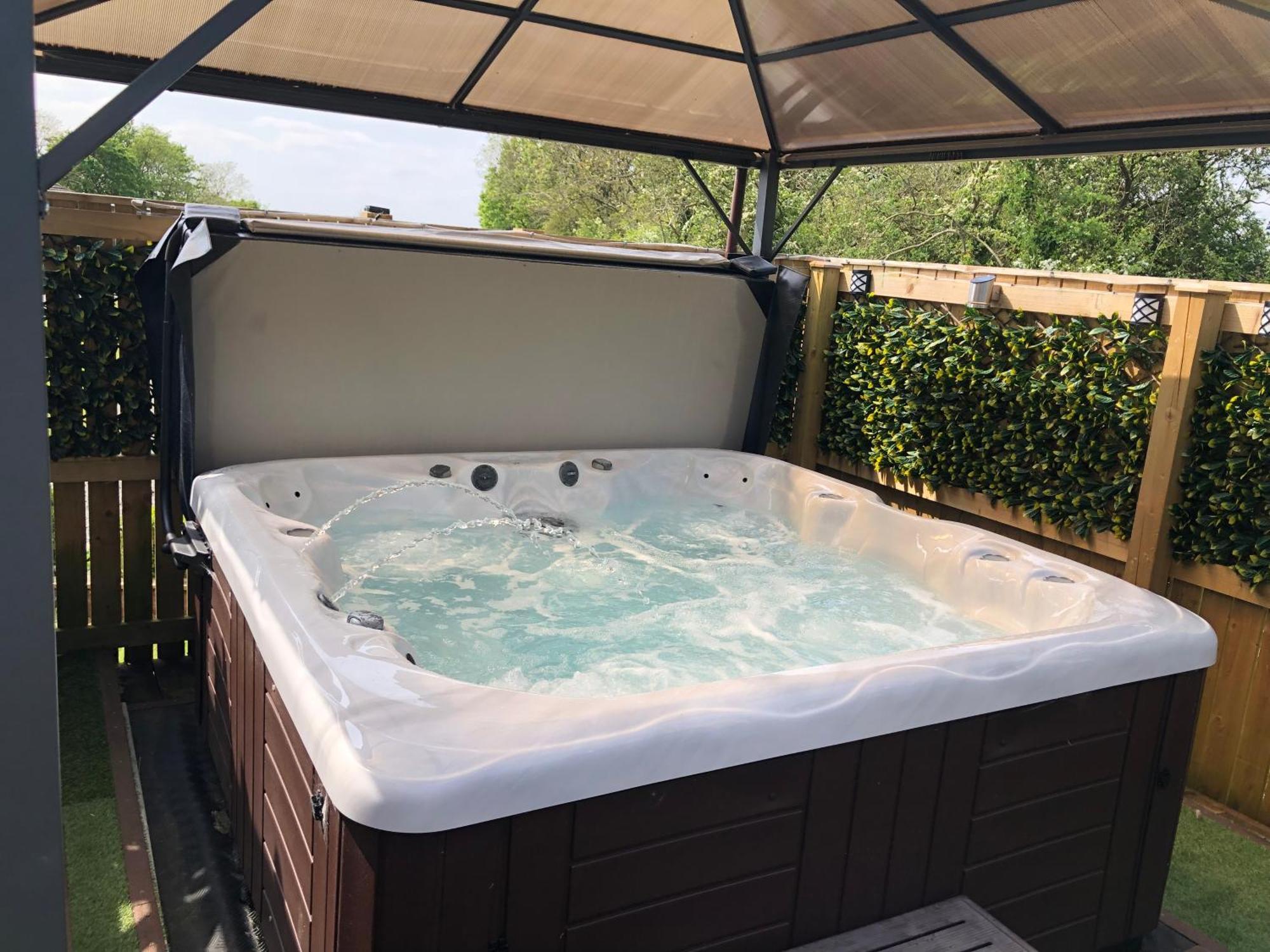 Holiday home Spacious With Hot Tub Upton (Lincolnshire)