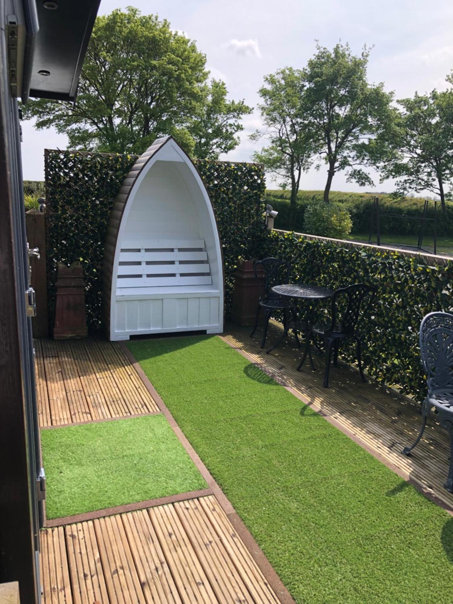 Spacious With Hot Tub Holiday home