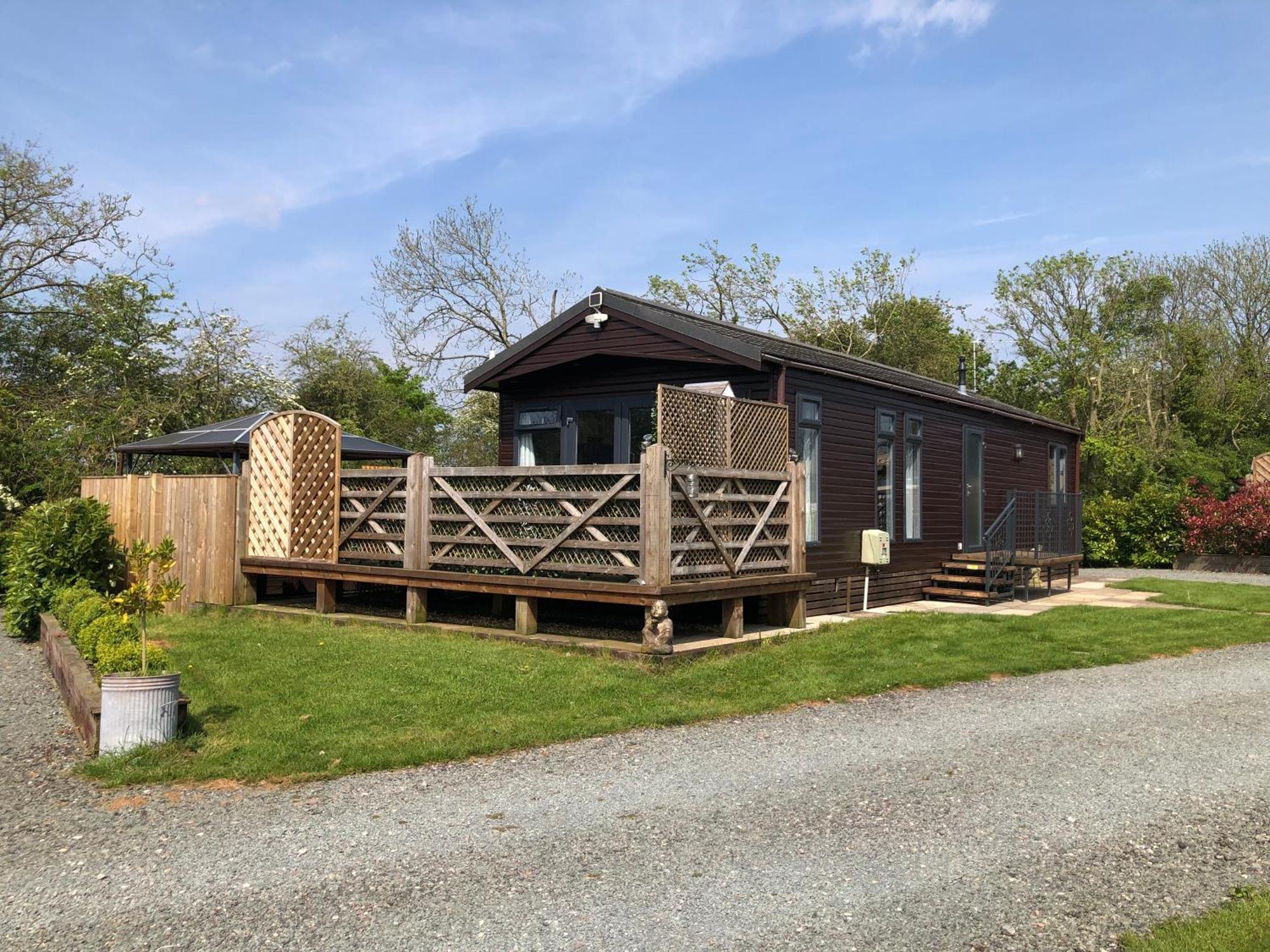 Spacious With Hot Tub Holiday home