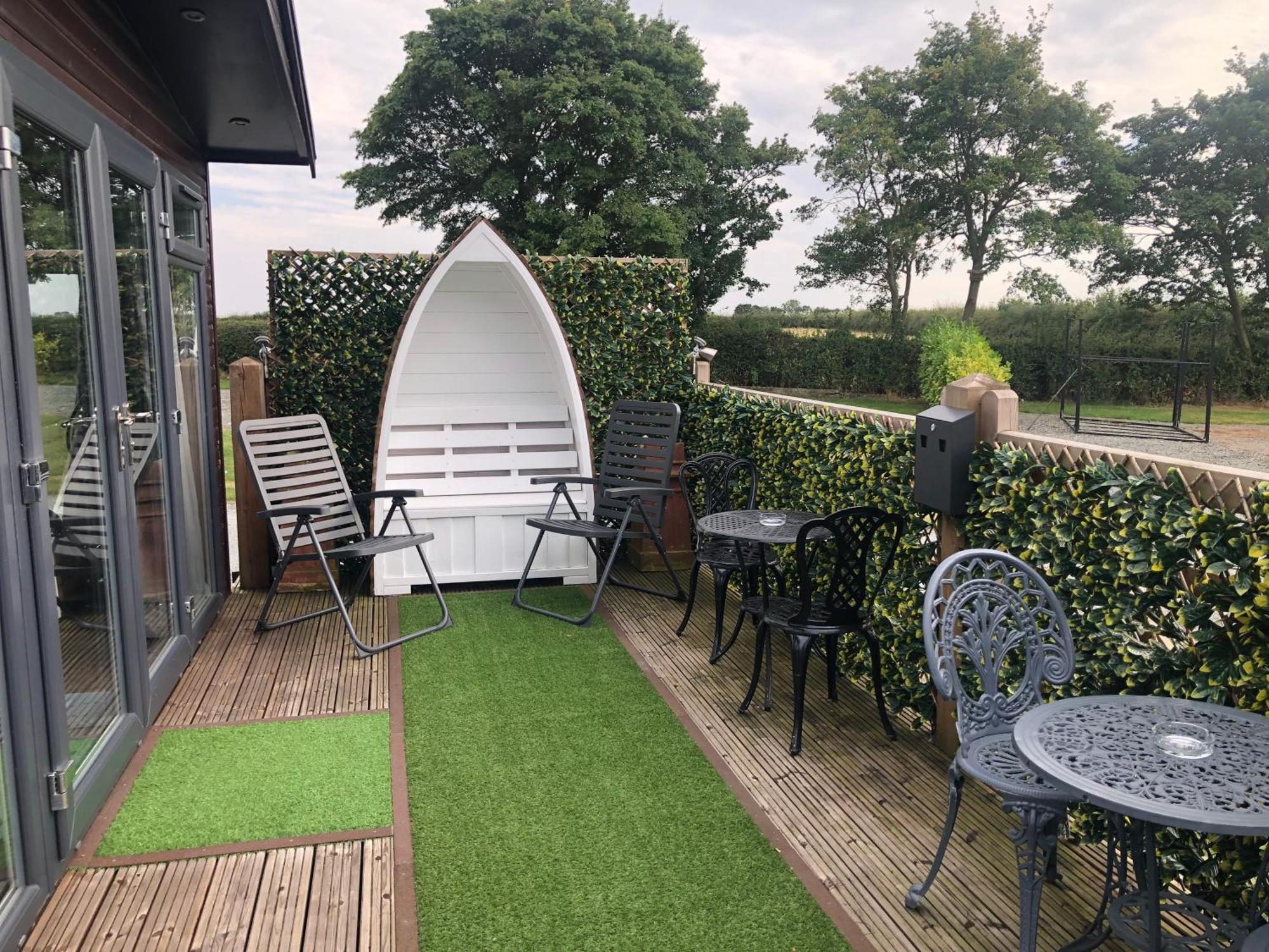 Spacious With Hot Tub Holiday home Upton (Lincolnshire)