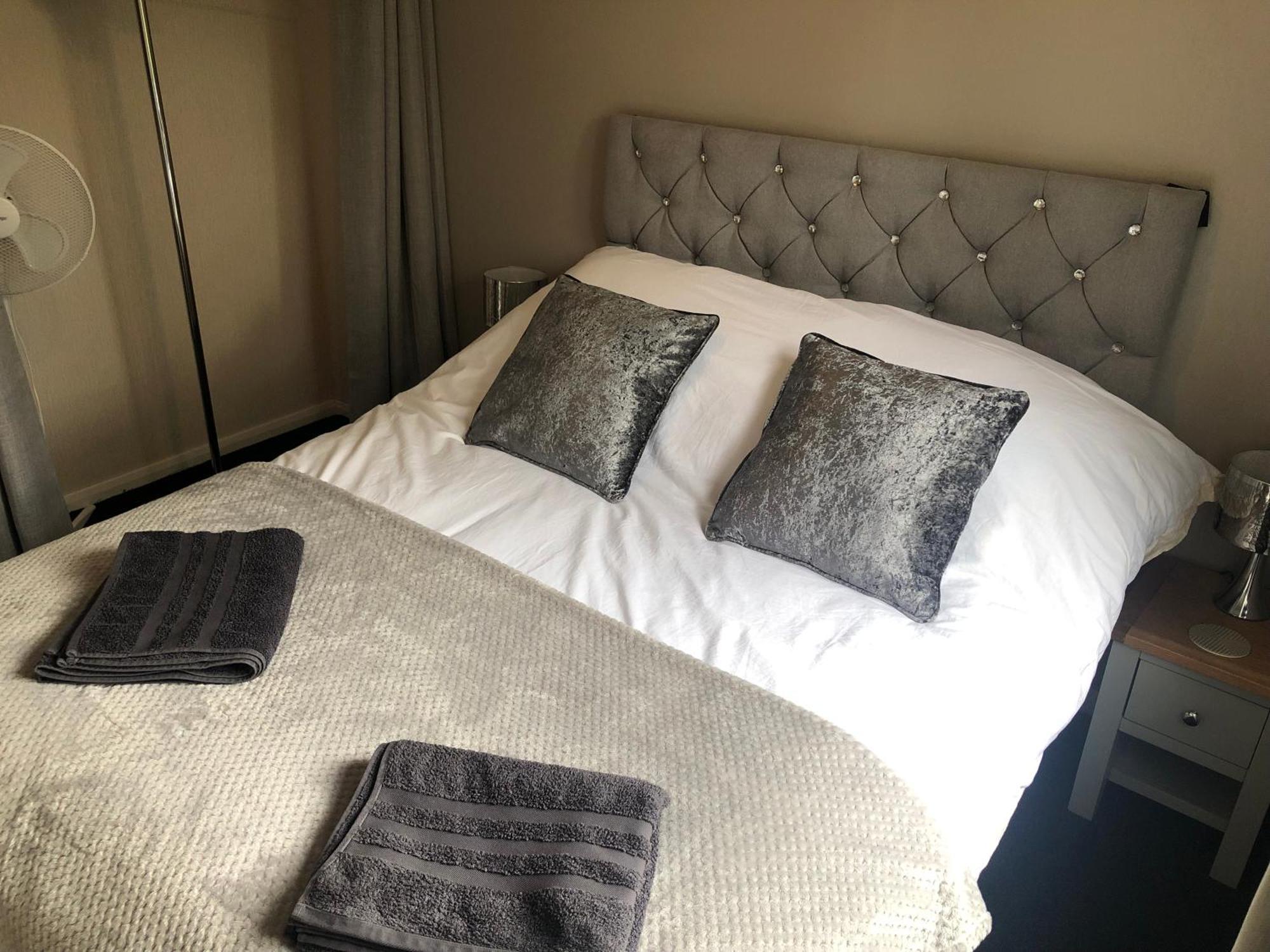 Spacious With Hot Tub * Upton (Lincolnshire)